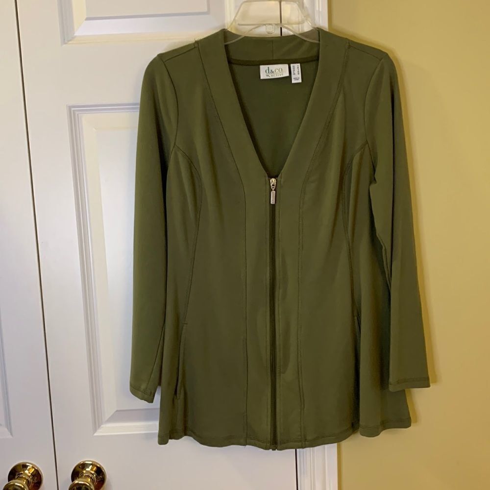 Denim & Company Sz Small activewear lightweight zip up jacket with V-neck